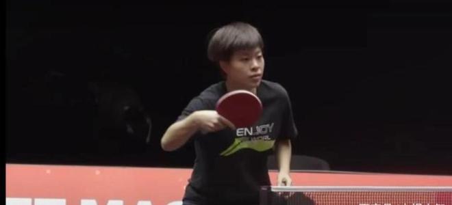 球员的脚上 球员的脚上