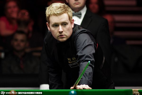 的身份稳居 的身份稳居