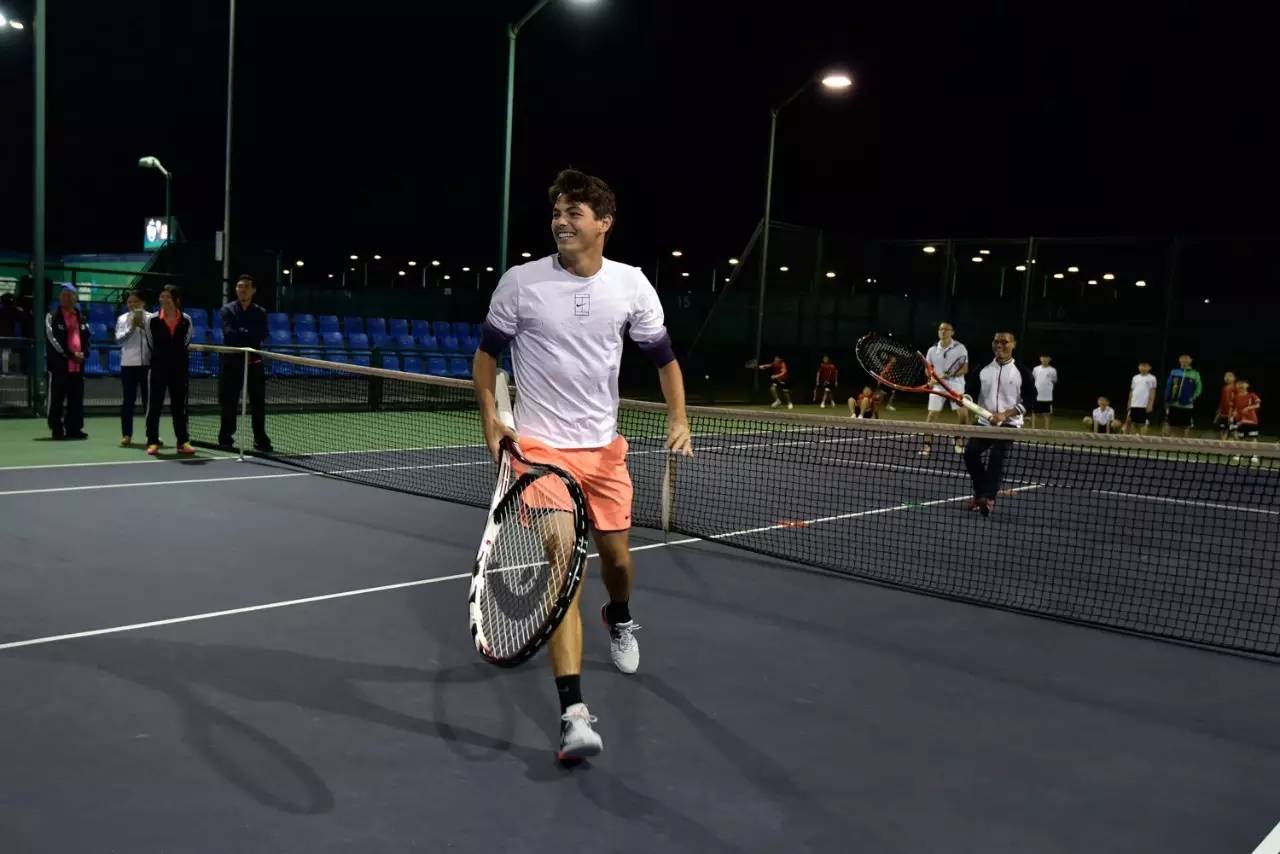 浓墨重彩的 浓墨重彩的